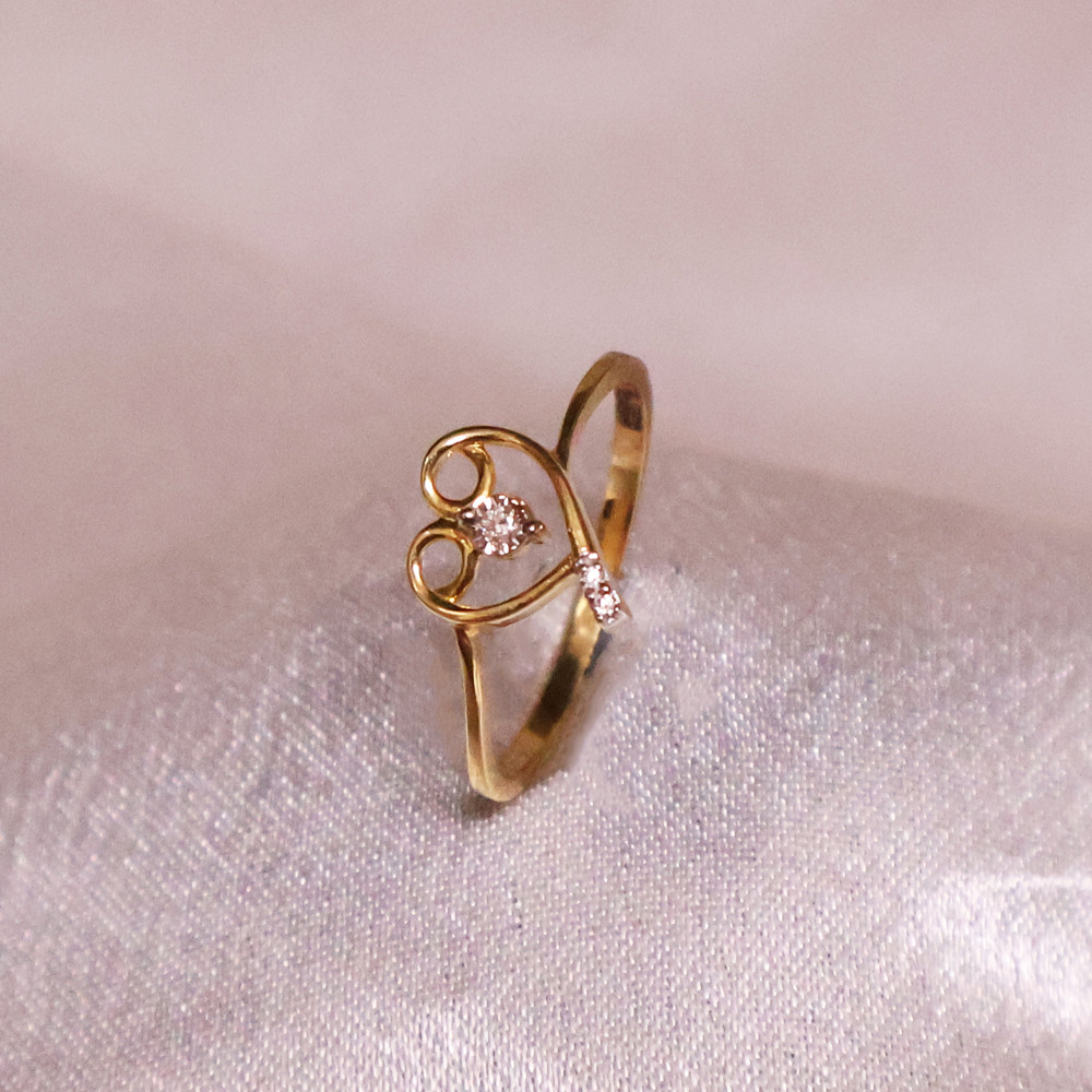 DIAMOND RING